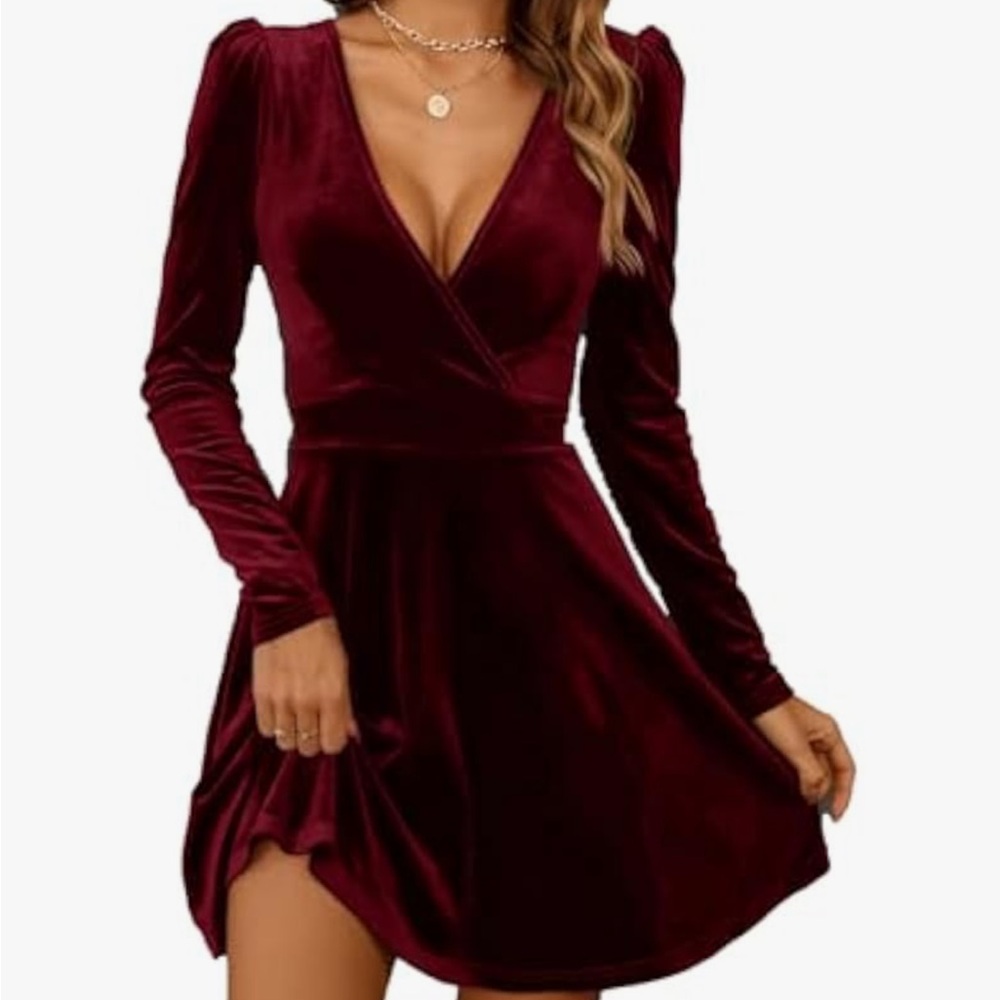 Cupshe Burgundy Velvet Long-Sleeve Mini Dress